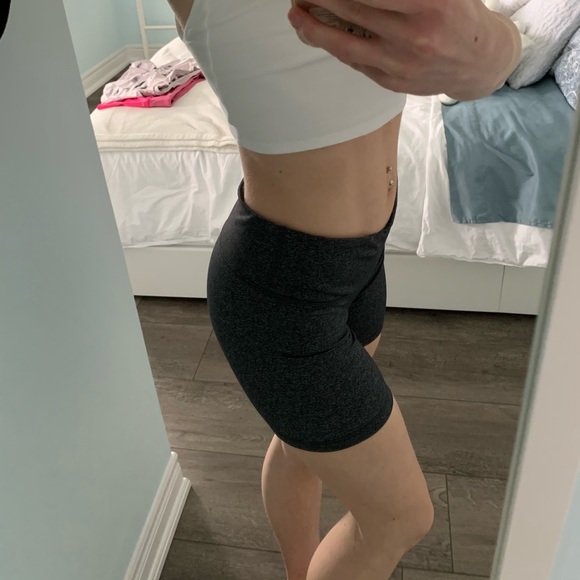 Workout shorts - Picture 3 of 4